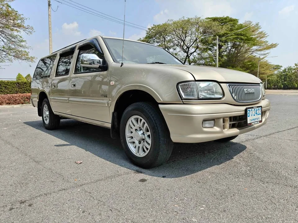2001 Isuzu TR Grand Adventure I 2