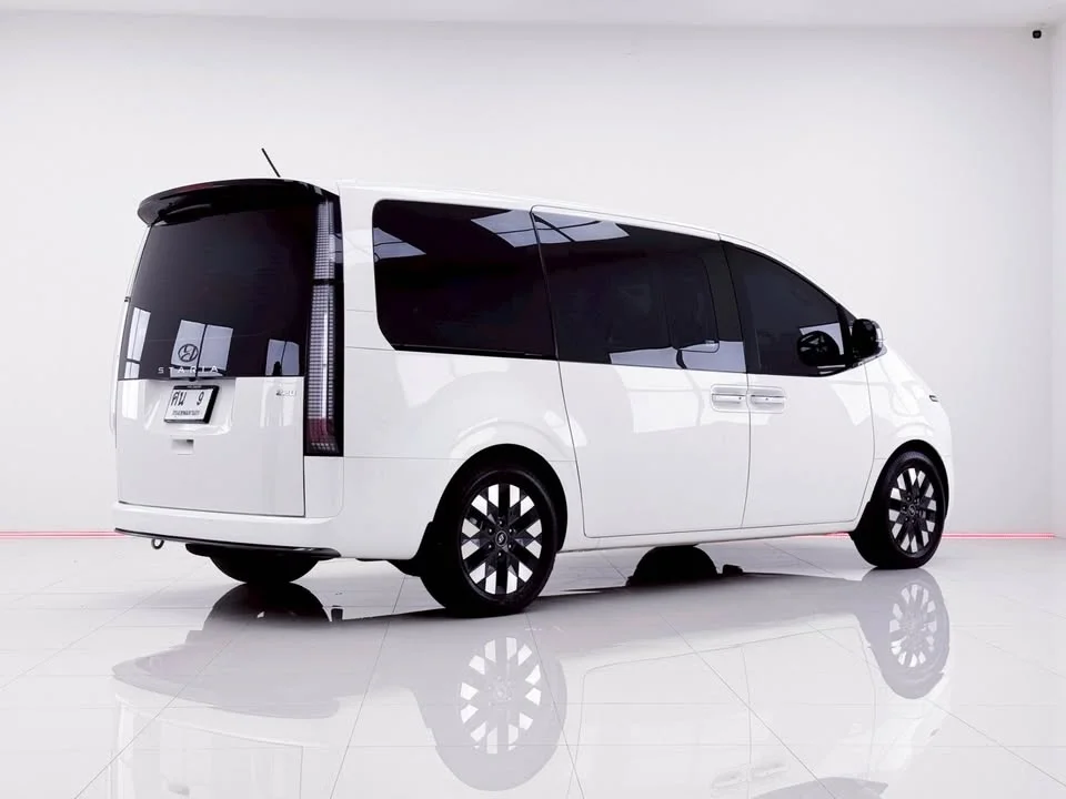 2022 Hyundai Staria US4 3
