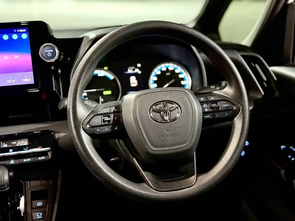 2024 Toyota Voxy IV 2