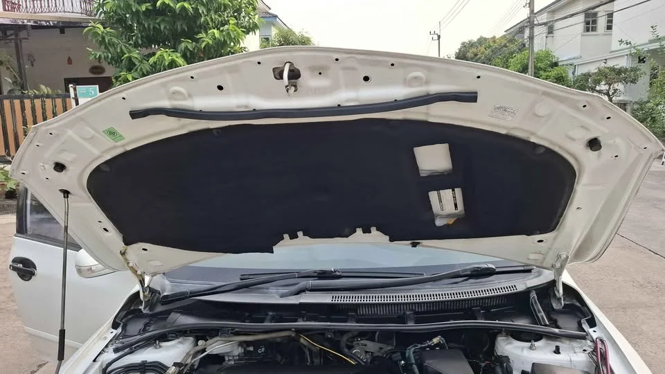 2010 Toyota Corolla Altis X (E140) 2