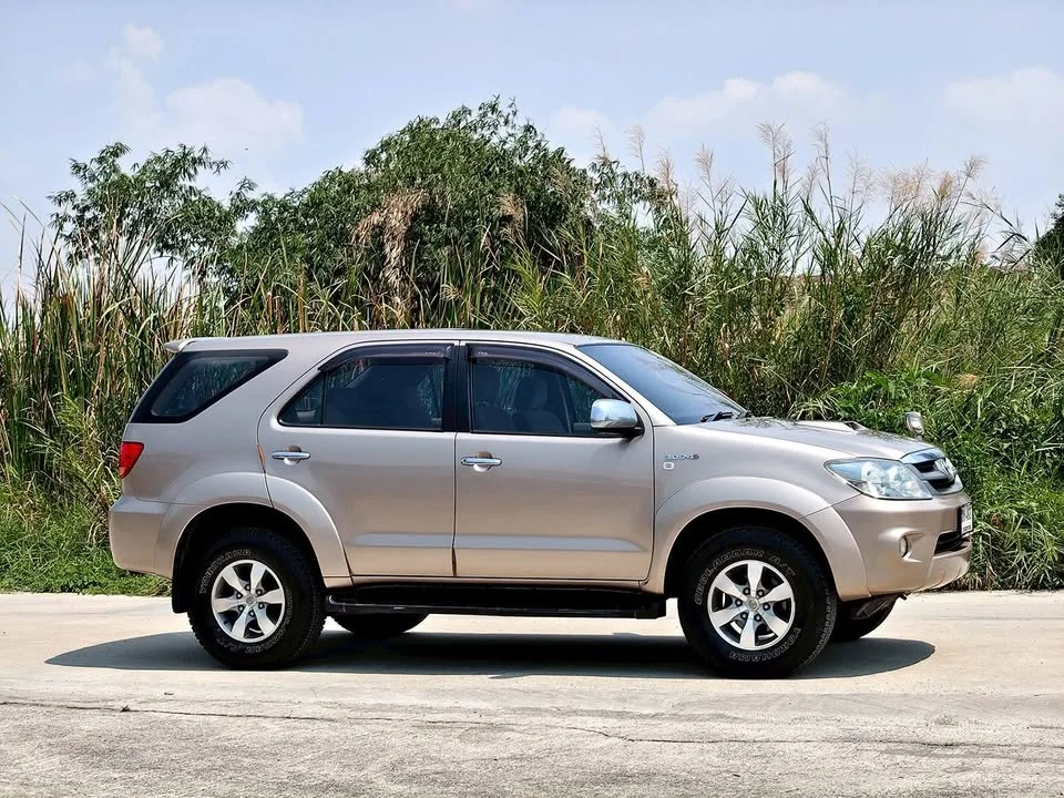 2007 Toyota Fortuner I 3