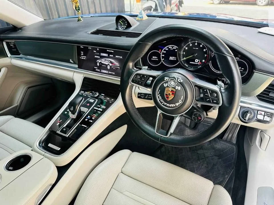 2019 Porsche Panamera II 3
