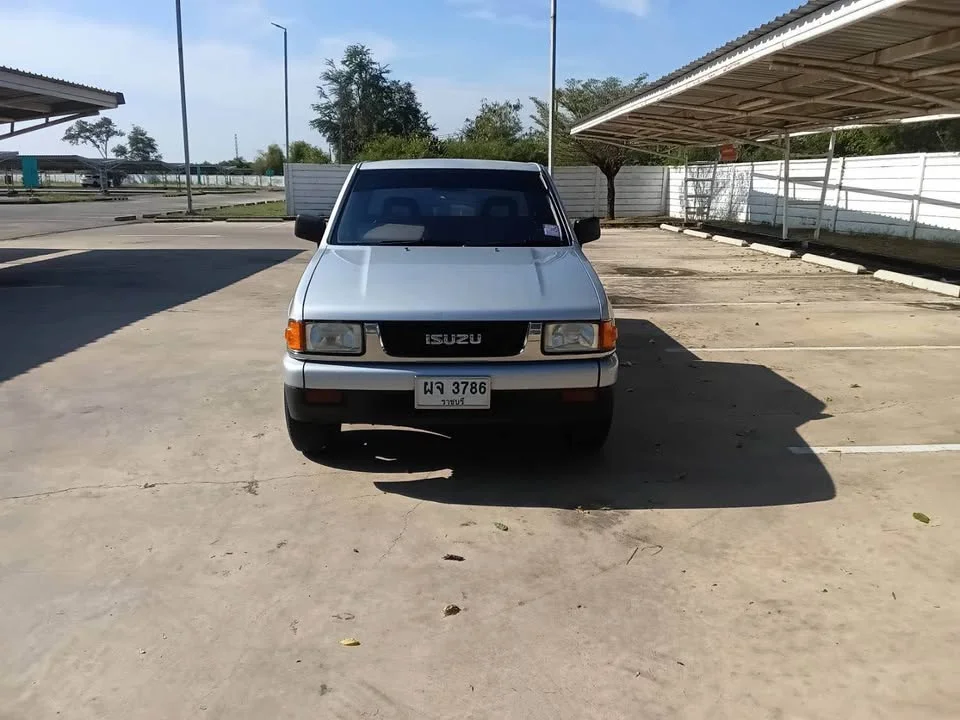 1995 Isuzu TFR III 2