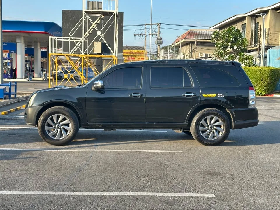 2009 Isuzu MU-7 2