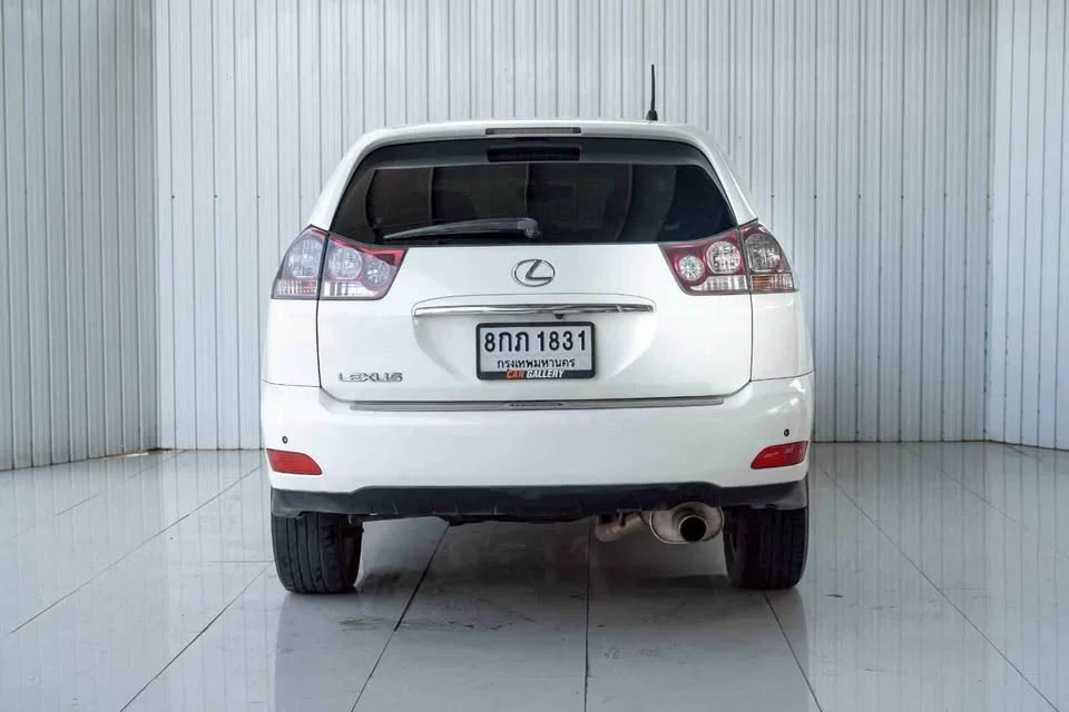 2004 Toyota Harrier II 3