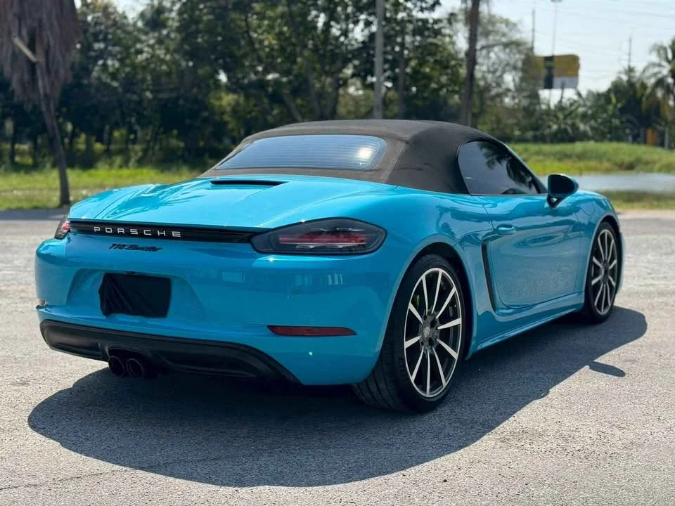 2016 Porsche 718 Boxster and Cayman IV 3