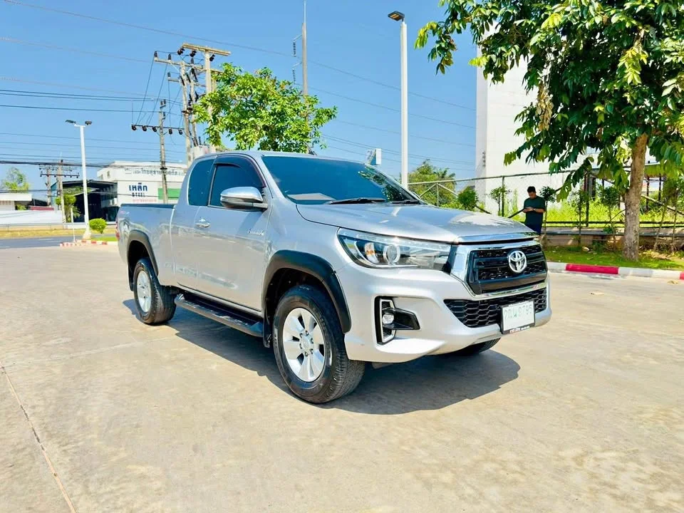 2019 Toyota Hilux VIII 3