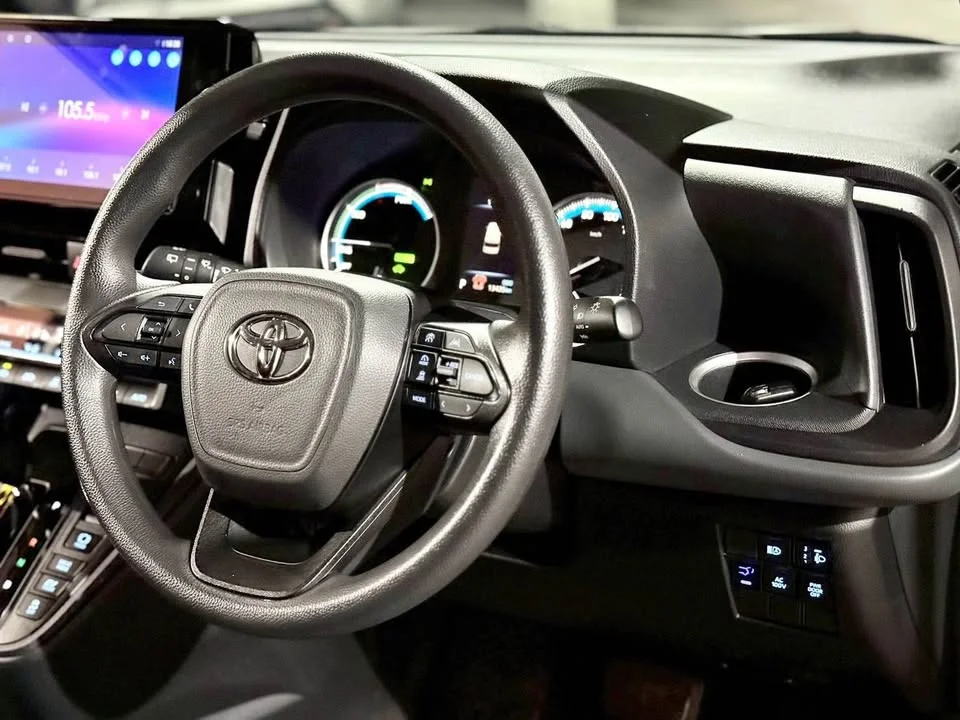 2024 Toyota Voxy IV 3