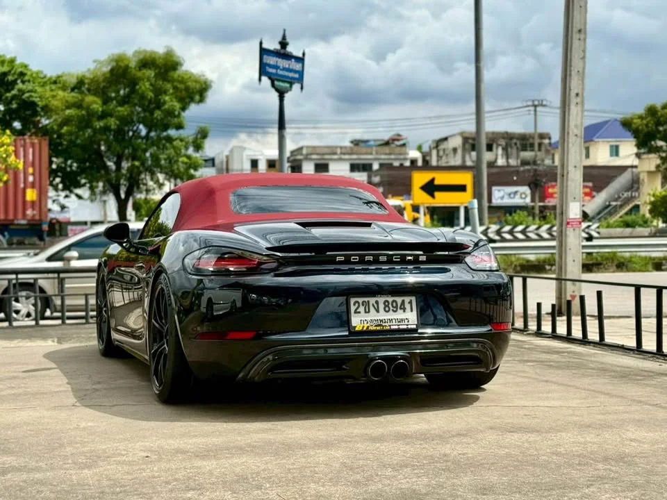 2018 Porsche 718 Boxster and Cayman IV 2