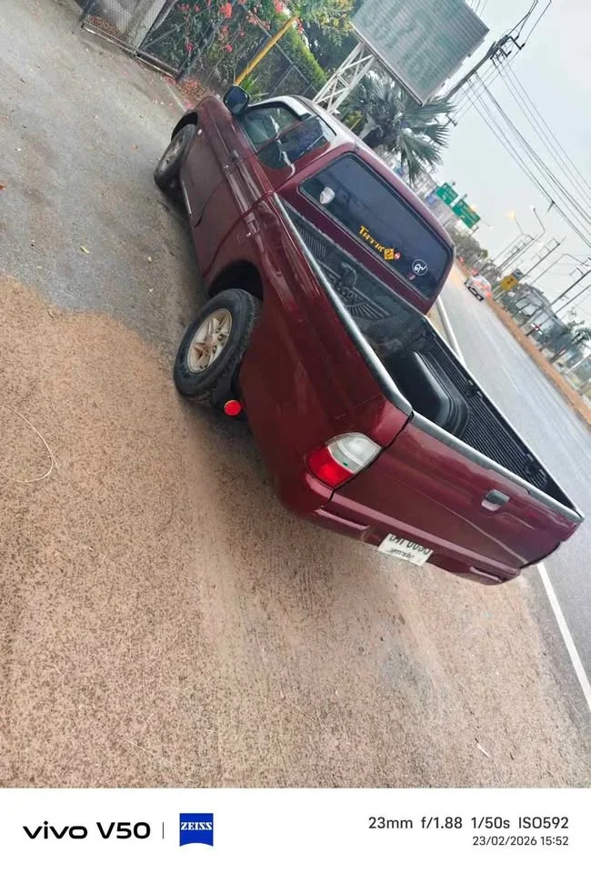 2004 Mitsubishi Strada III 2