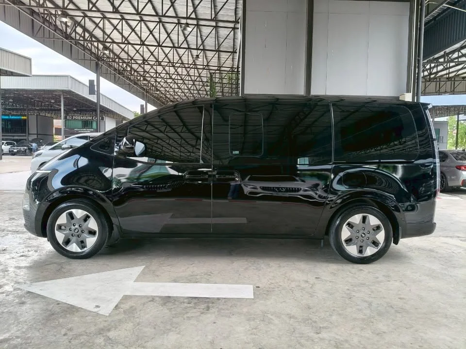 2022 Hyundai Staria US4 2