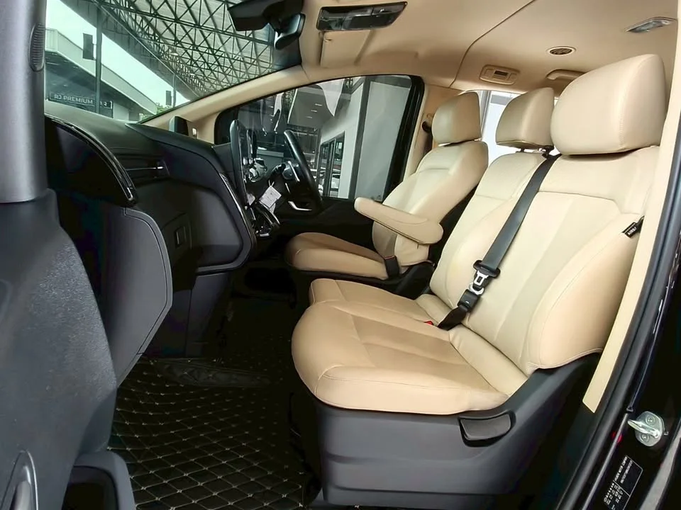 2022 Hyundai Staria US4 3