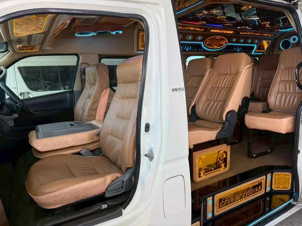 2010 Toyota Commuter V (H200) 2