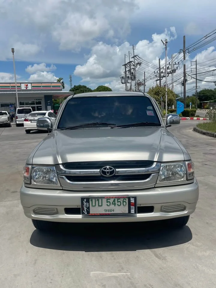2004 Toyota Hilux Tiger VI 2
