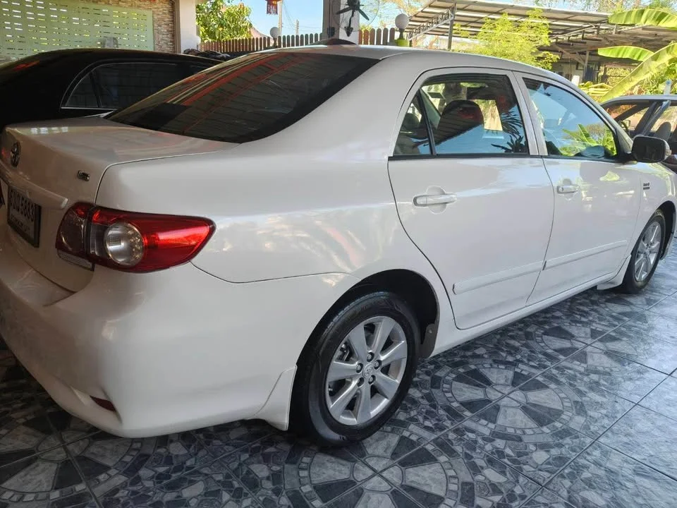 2012 Toyota Corolla Altis X (E140) 2
