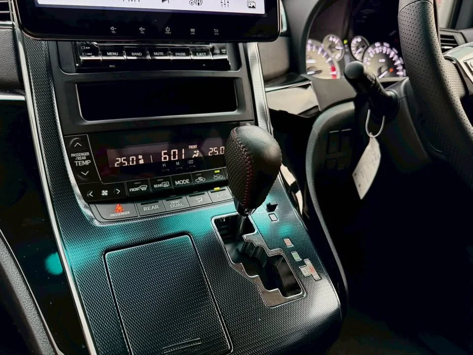 2014 Toyota Alphard, Vellfire II (AH20) 2