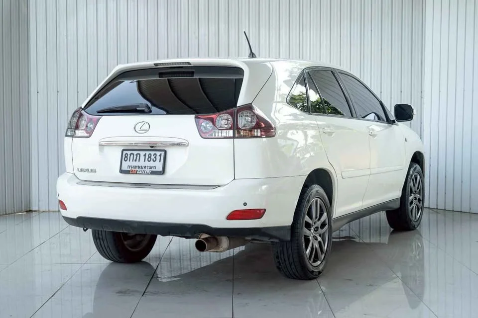2004 Toyota Harrier II 3