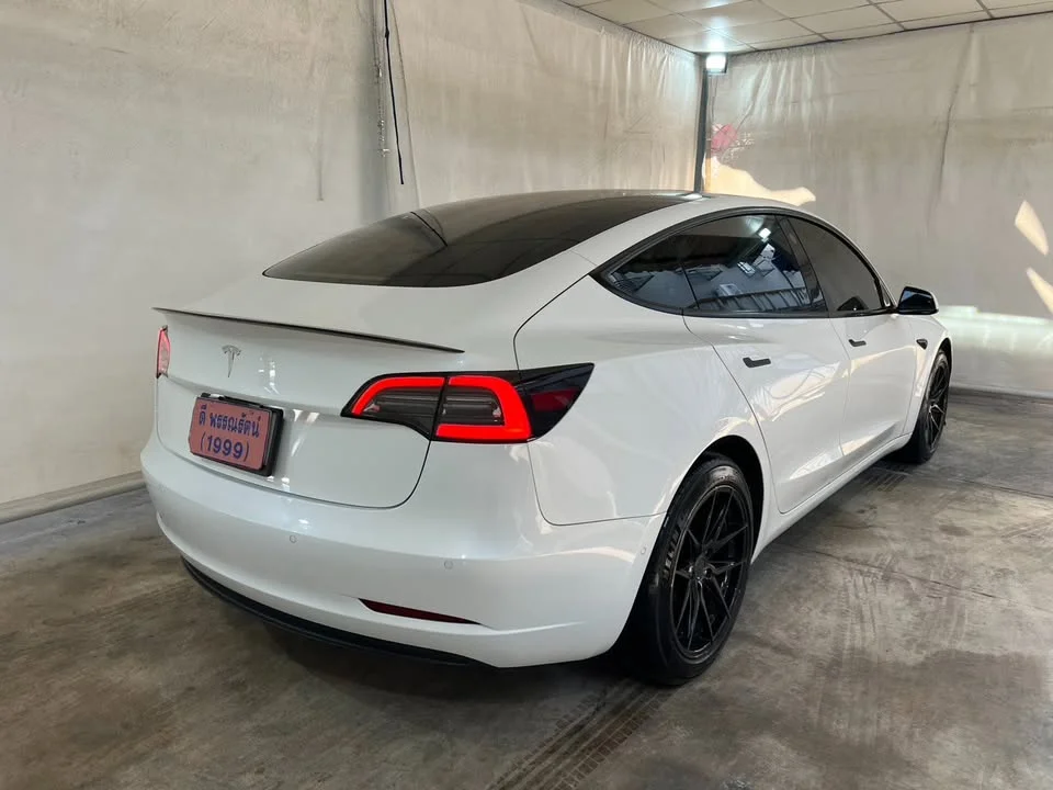 2023 Tesla Model 3 2