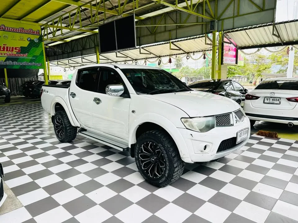 2012 Mitsubishi Triton IV 3
