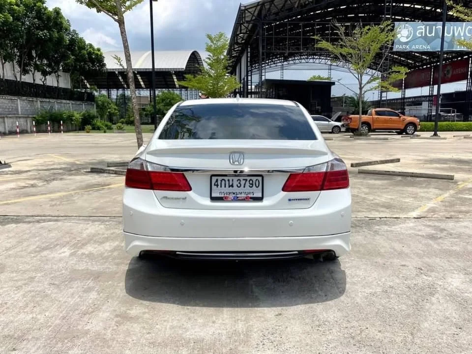 2014 Honda Accord IX 3