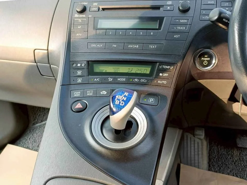 2011 Toyota Prius III 3