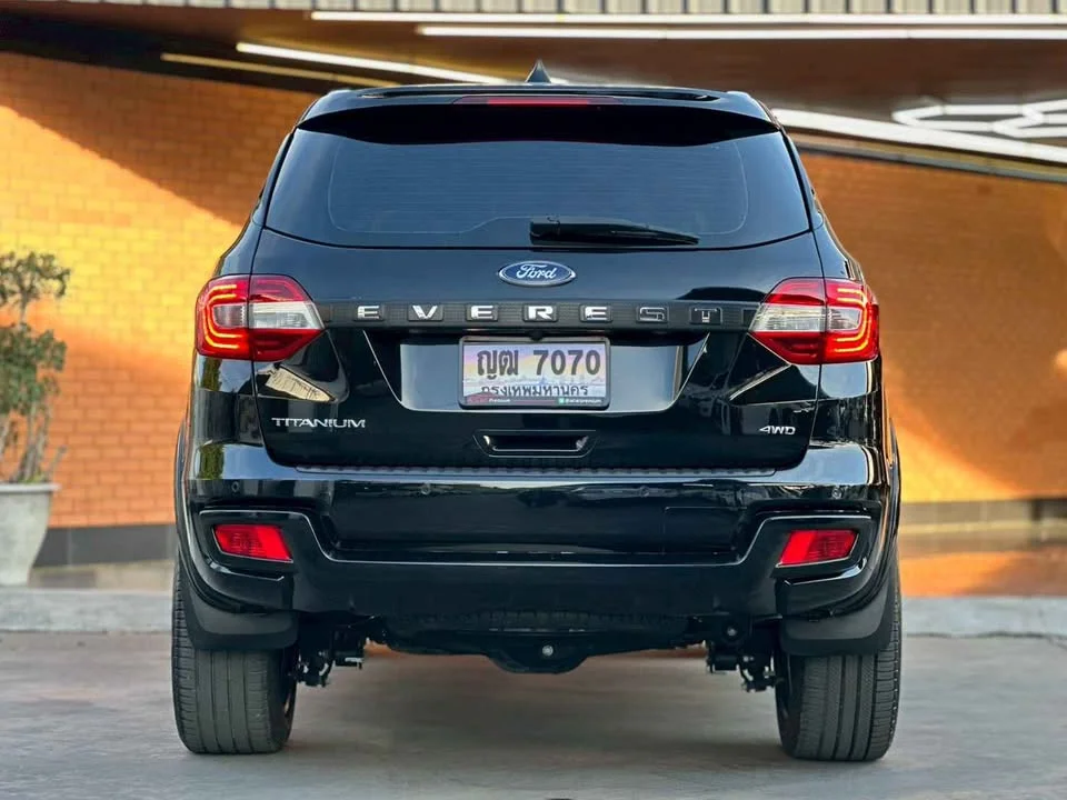 2020 Ford Everest II 2