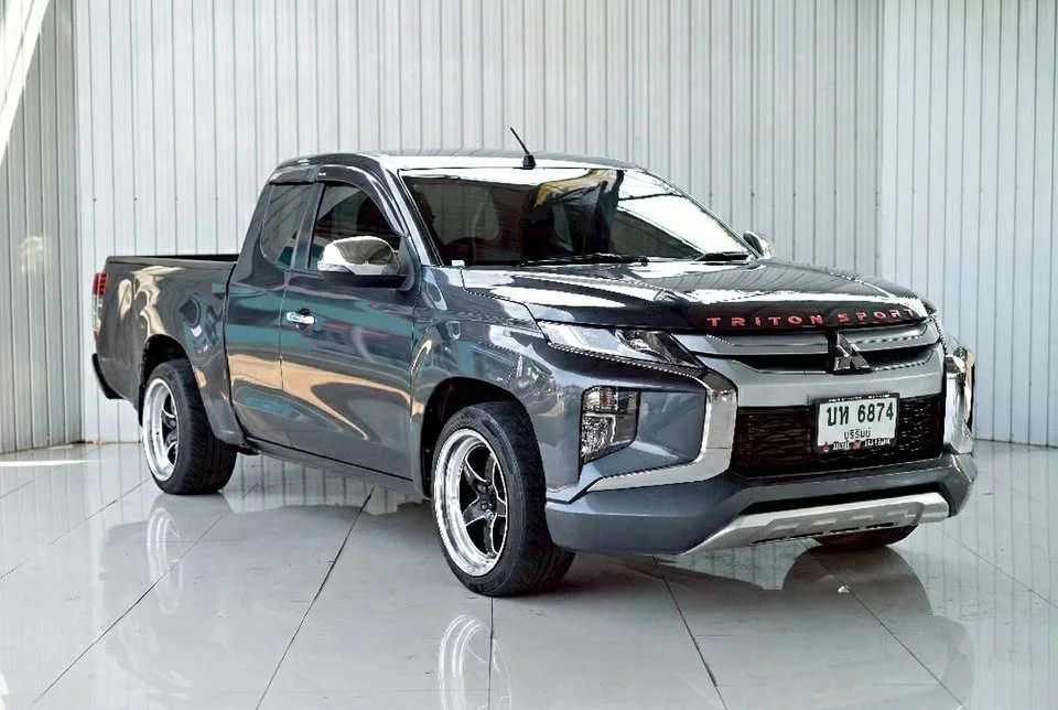 2022 Mitsubishi Triton V 3