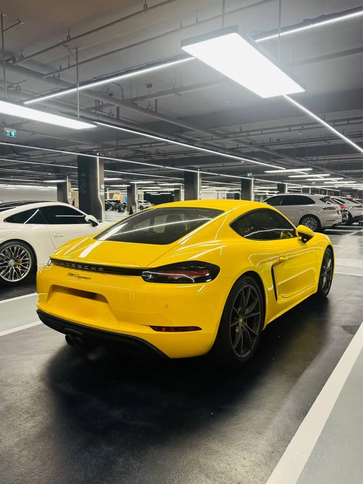 2017 Porsche 718 Boxster and Cayman IV 2
