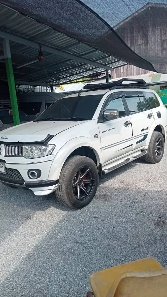 2009 Mitsubishi Pajero Sport II 2