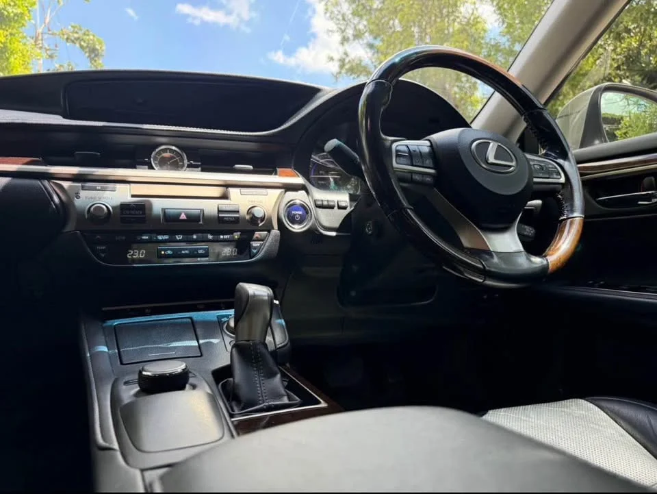2015 Lexus ES VI 3