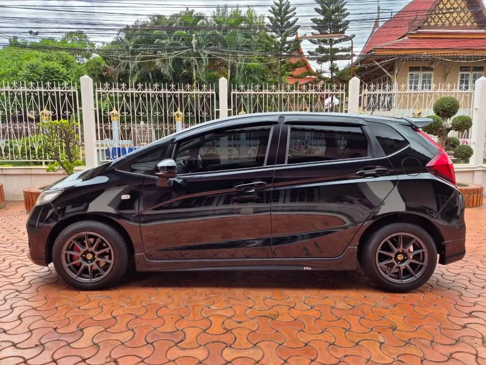 2020 Honda Jazz III 2