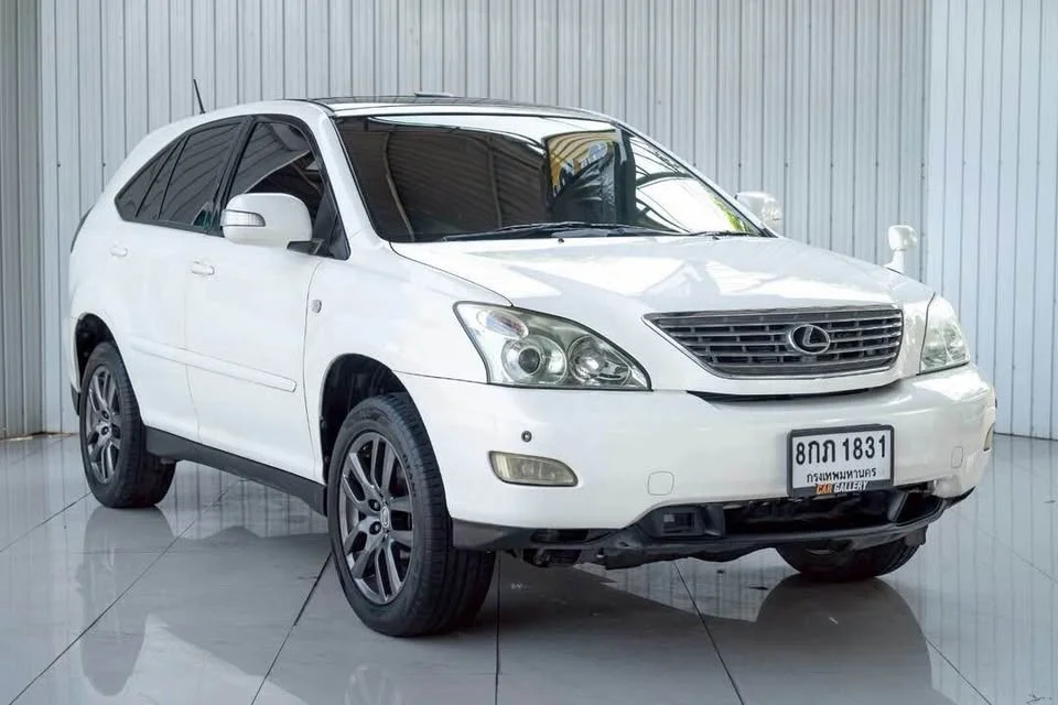 2004 Toyota Harrier II 2