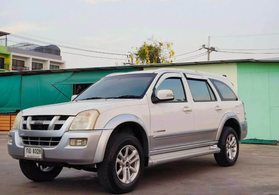 2006 Isuzu MU-7 3