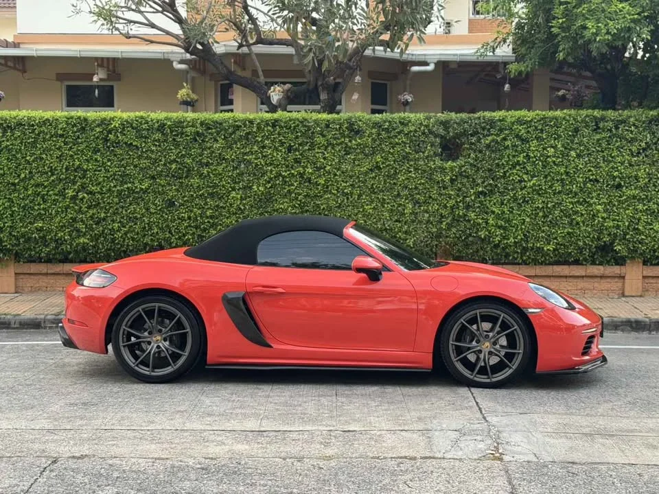 2018 Porsche 718 Boxster and Cayman IV 2