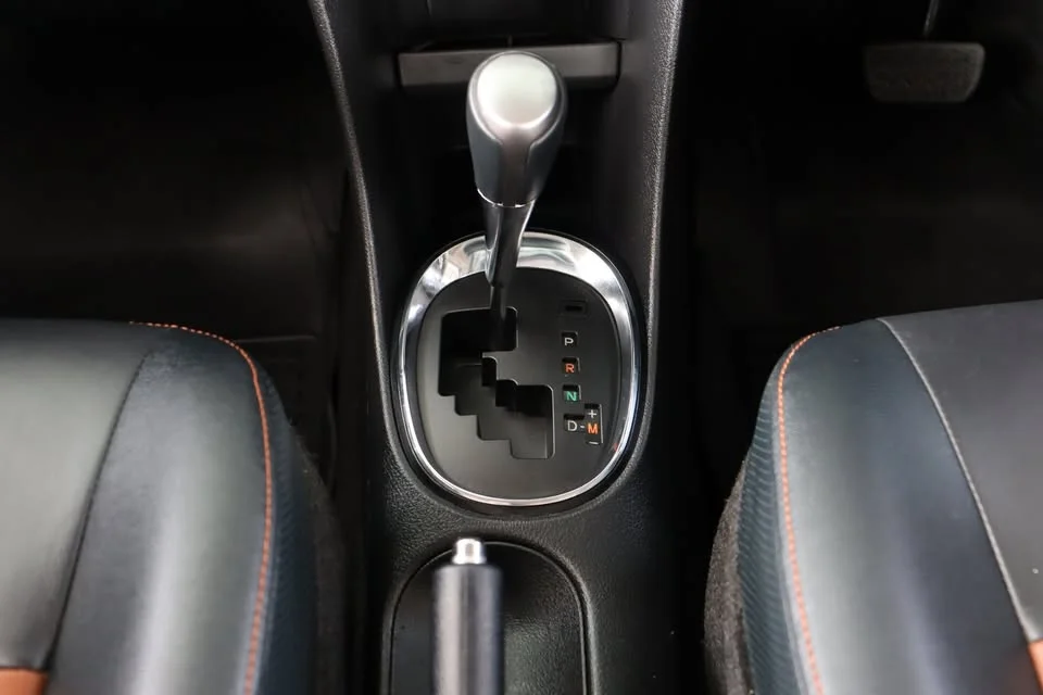 2017 Toyota Sienta II 2