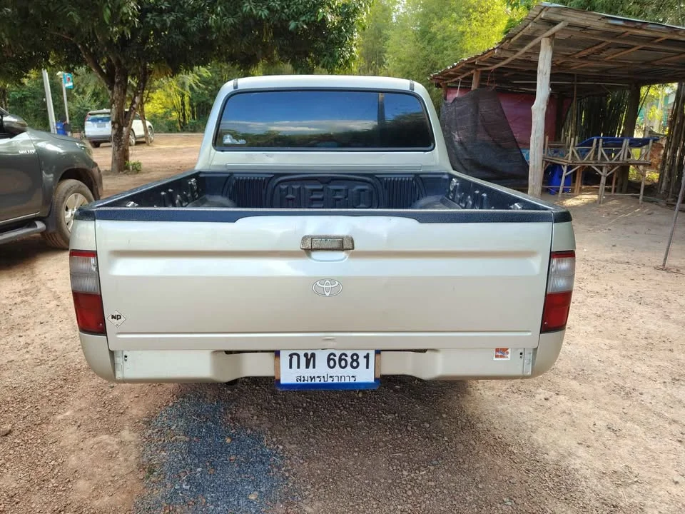 2004 Toyota Hilux Tiger VI 3