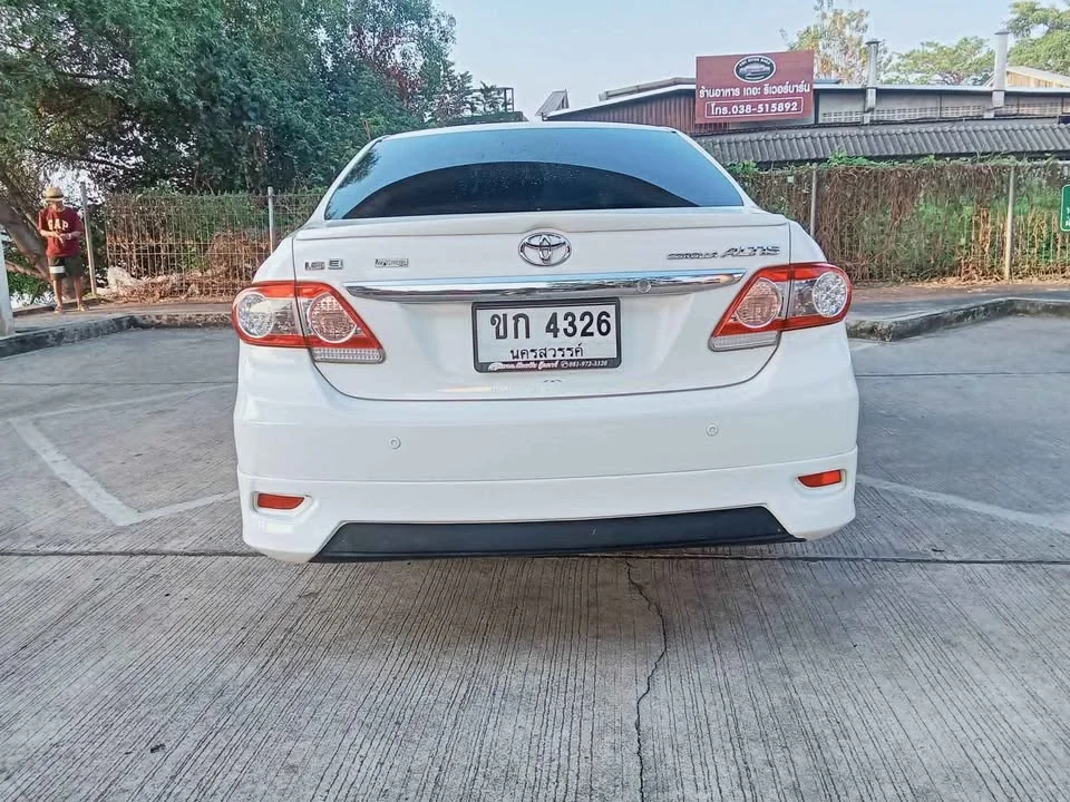 2011 Toyota Corolla Altis X (E140) 3