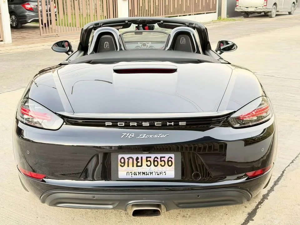 2016 Porsche 718 Boxster and Cayman IV 3