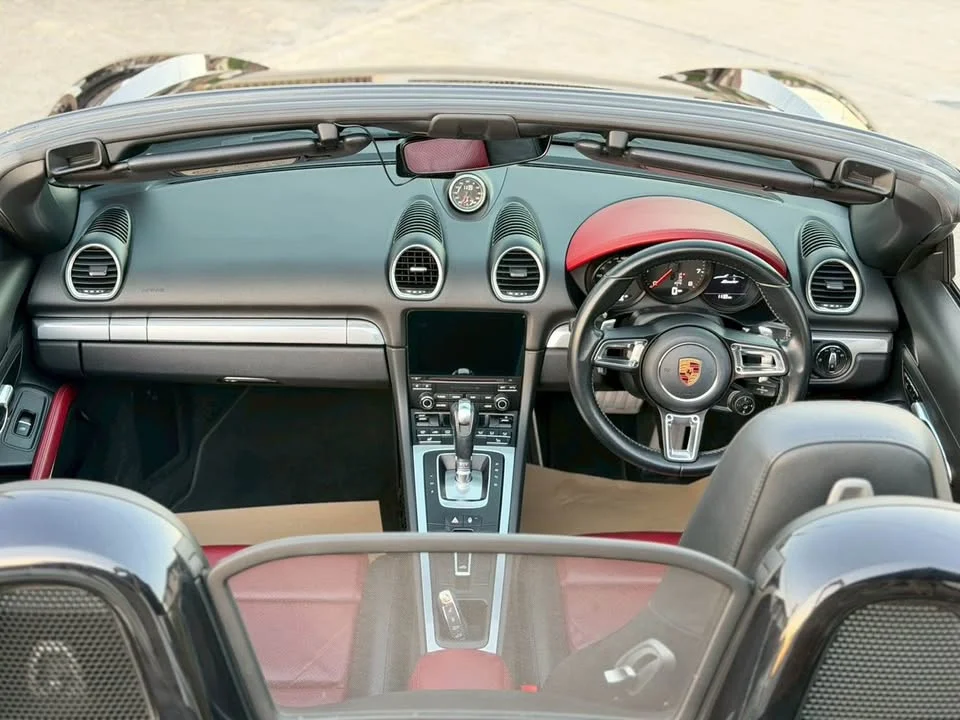 2016 Porsche 718 Boxster and Cayman IV 2