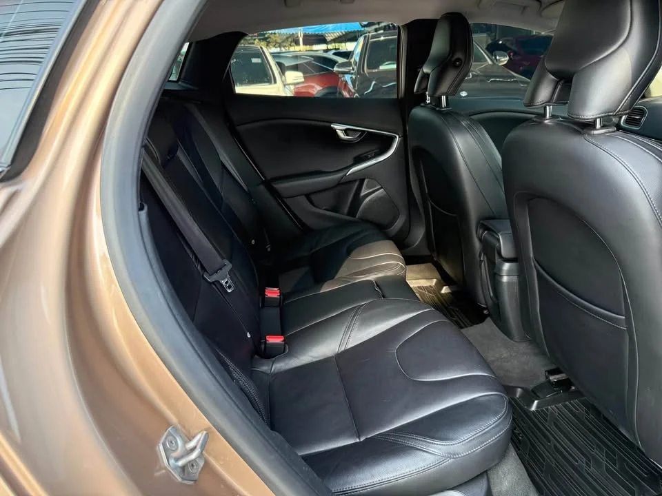 2015 Volvo V40 II 3