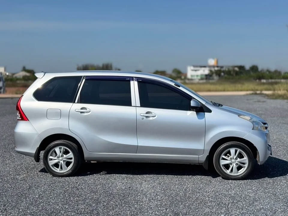 2013 Toyota Avanza II 2