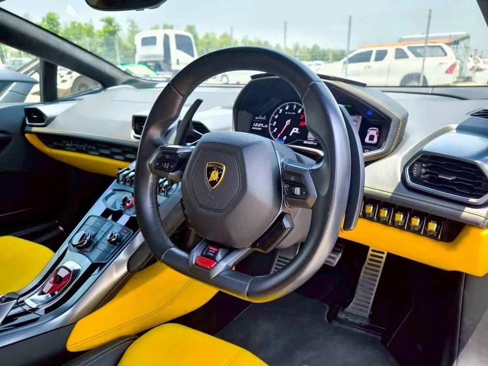 2015 Lamborghini Huracan 2
