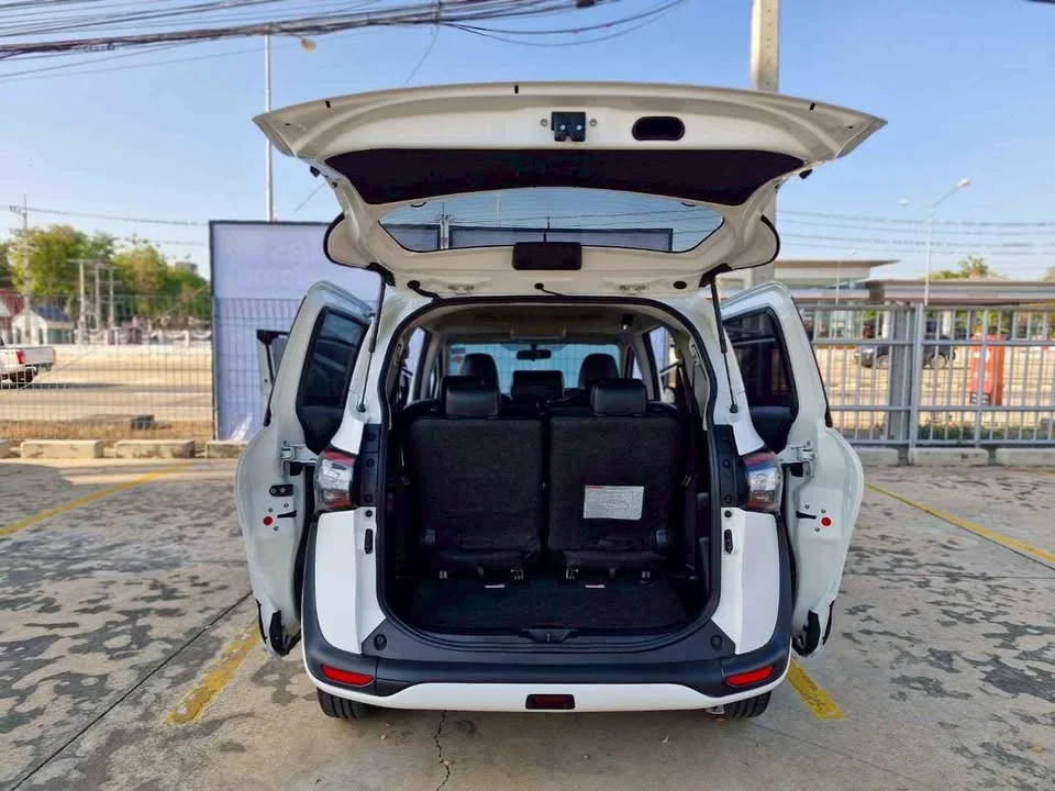2017 Toyota Sienta II 3
