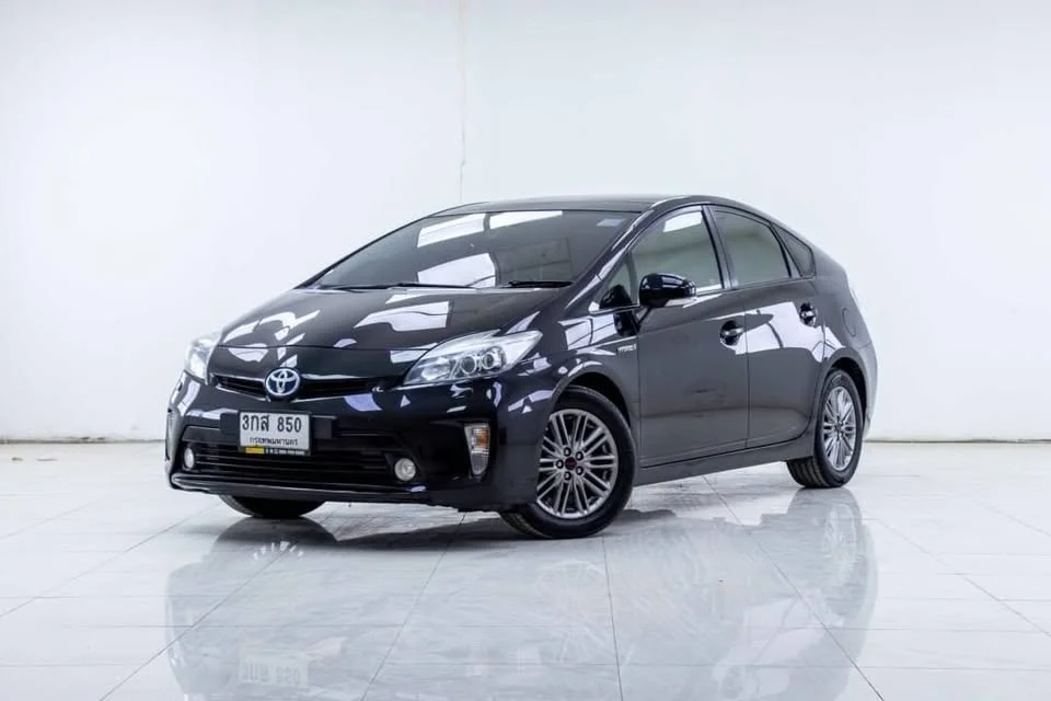 2012 Toyota Prius III 3