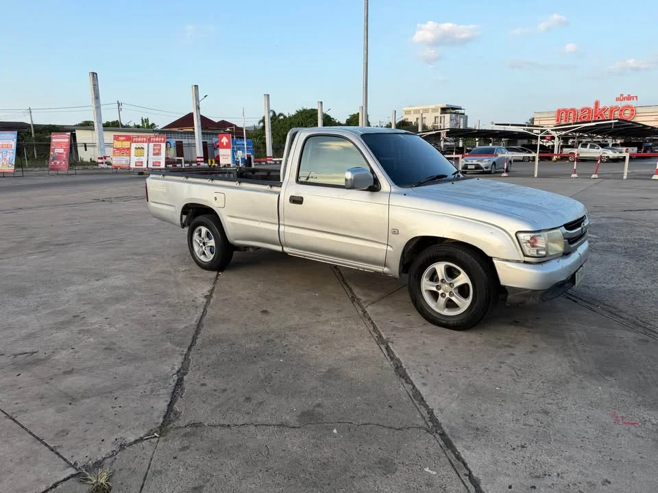 2003 Toyota Hilux Tiger VI 2