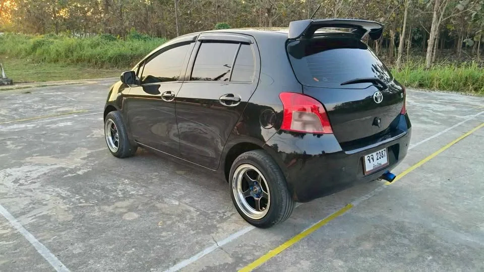 2006 Toyota Yaris II 2
