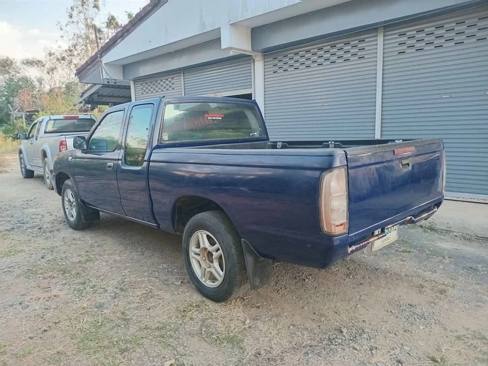 2006 Nissan Frontier I 3