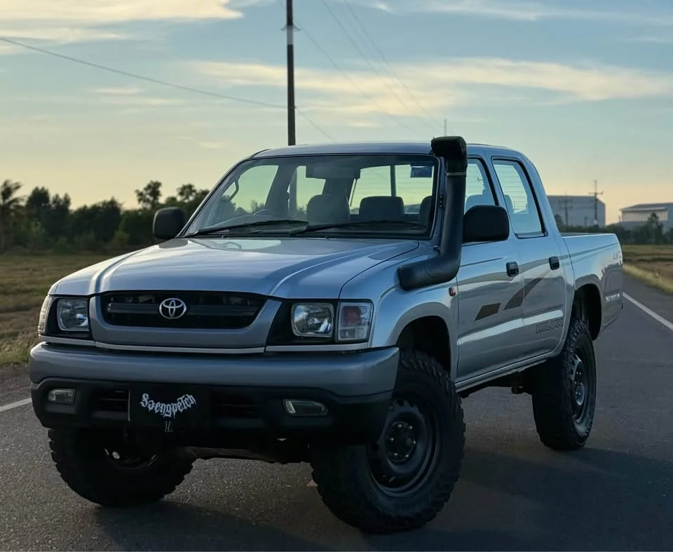 2003 Toyota Hilux Tiger VI 3