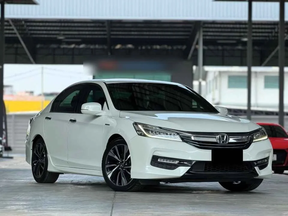 2017 Honda Accord IX 3