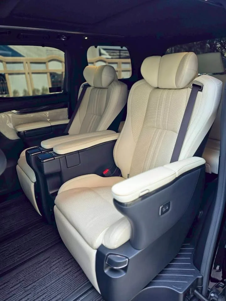2020 Lexus LM I 3